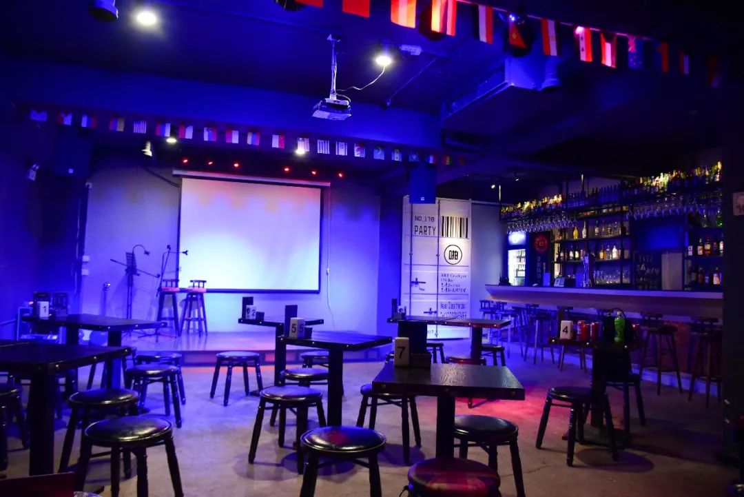 欧米奇创业学员楚钧博:喝最烈的酒,开最潮的店_烘焙学习创业班